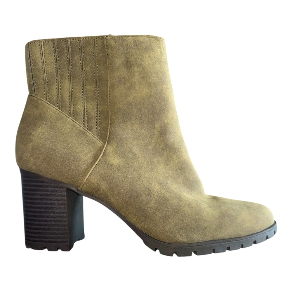 Kelly & Katie |‎ Shoes | Olive Green Kelly
And Katie Heeled Booties | Size 11M